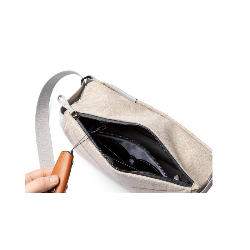 【美品】Bellroy Mini Sling Bag Saltbush BELLROY Sling Mini - Saltbush｜EVA SKY SHOP
