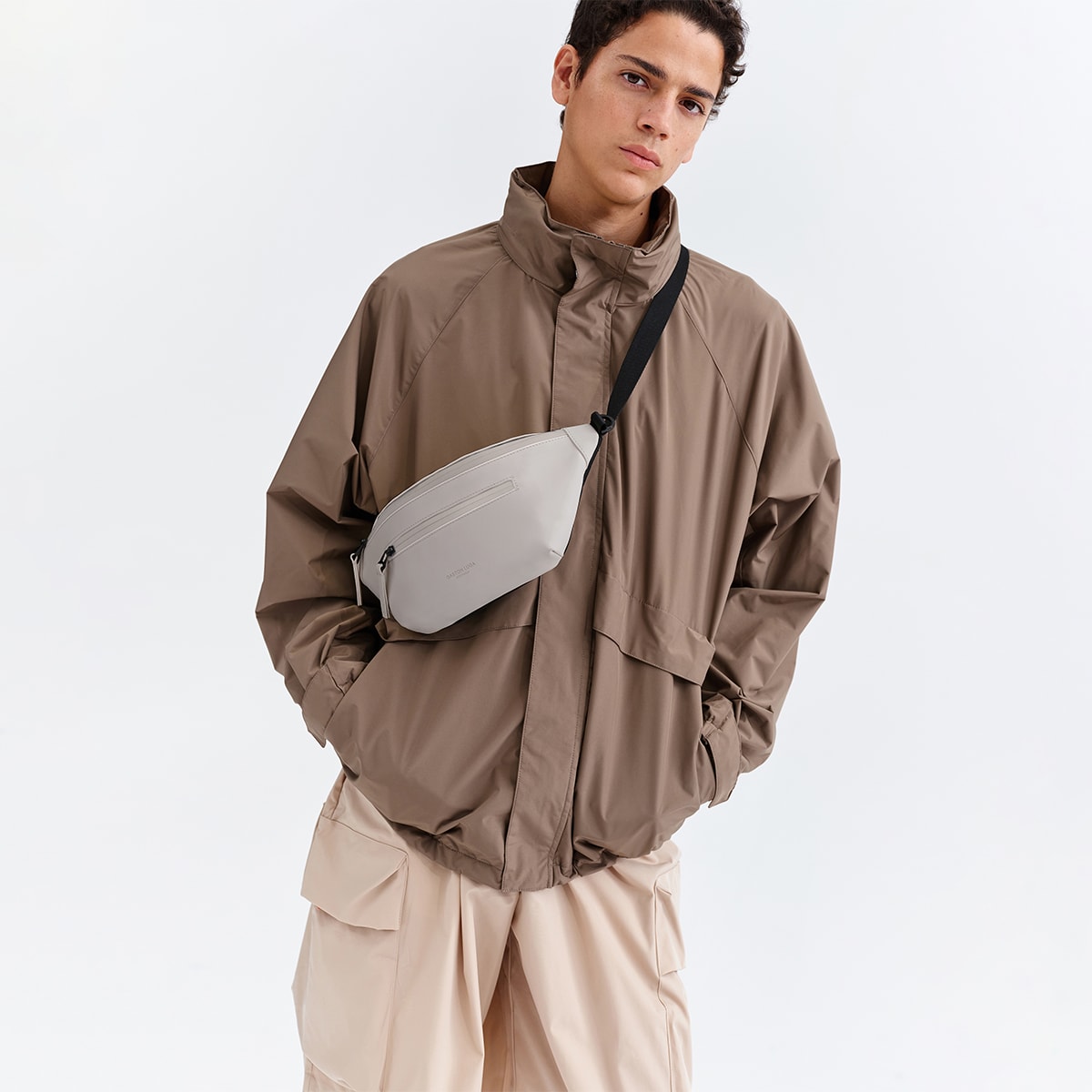 Gaston Luga Spläsh Bumbag-Taupe｜EVA SKY SHOP