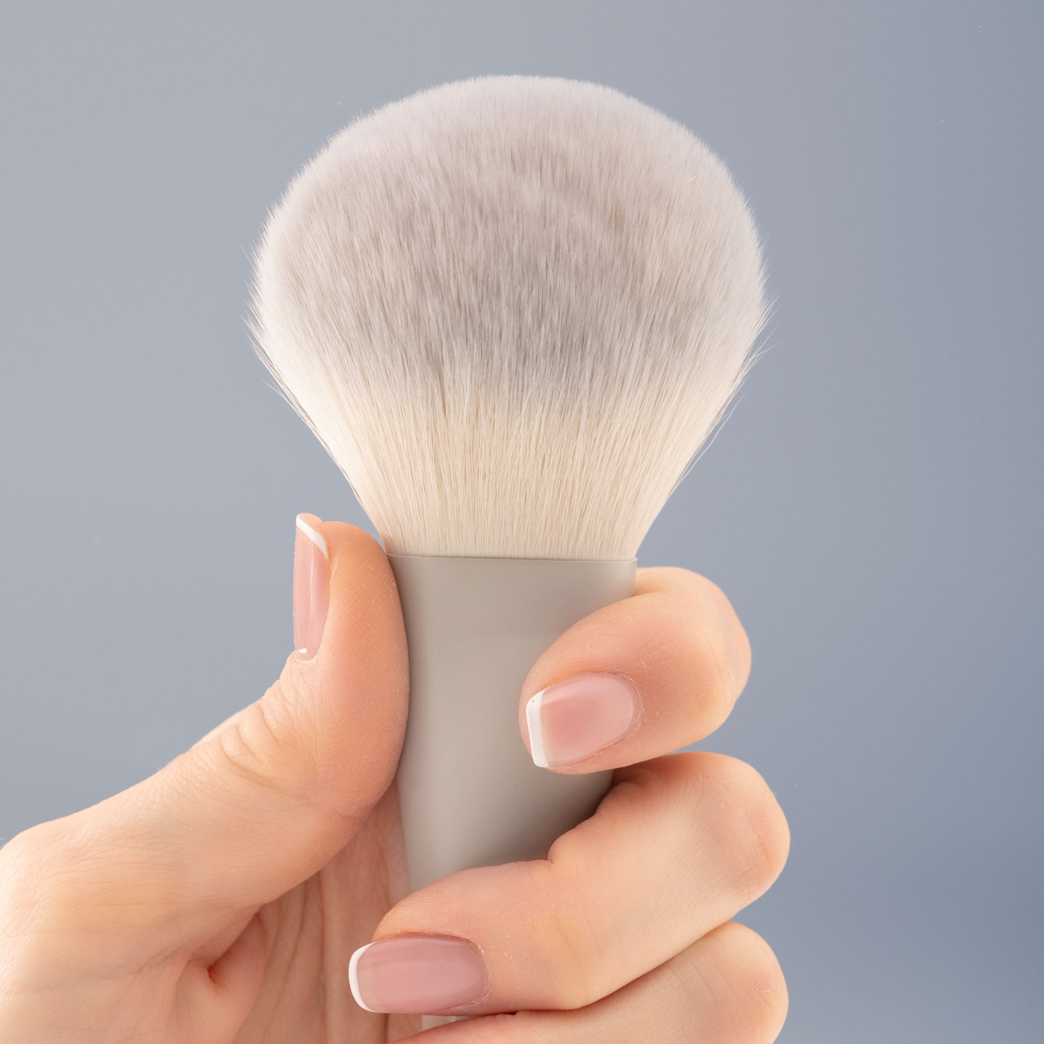 SNOW FOX Ultra-Soft Gradient Fox Tail Powder Brush｜EVA SKY SHOP